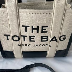 Marc Jacobs small leather tote excellent condition.